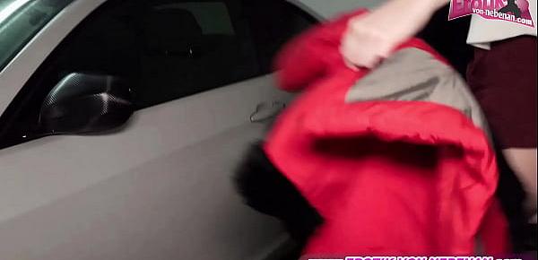 deutsche amateur teen schlampe fickt nach der disco in garage